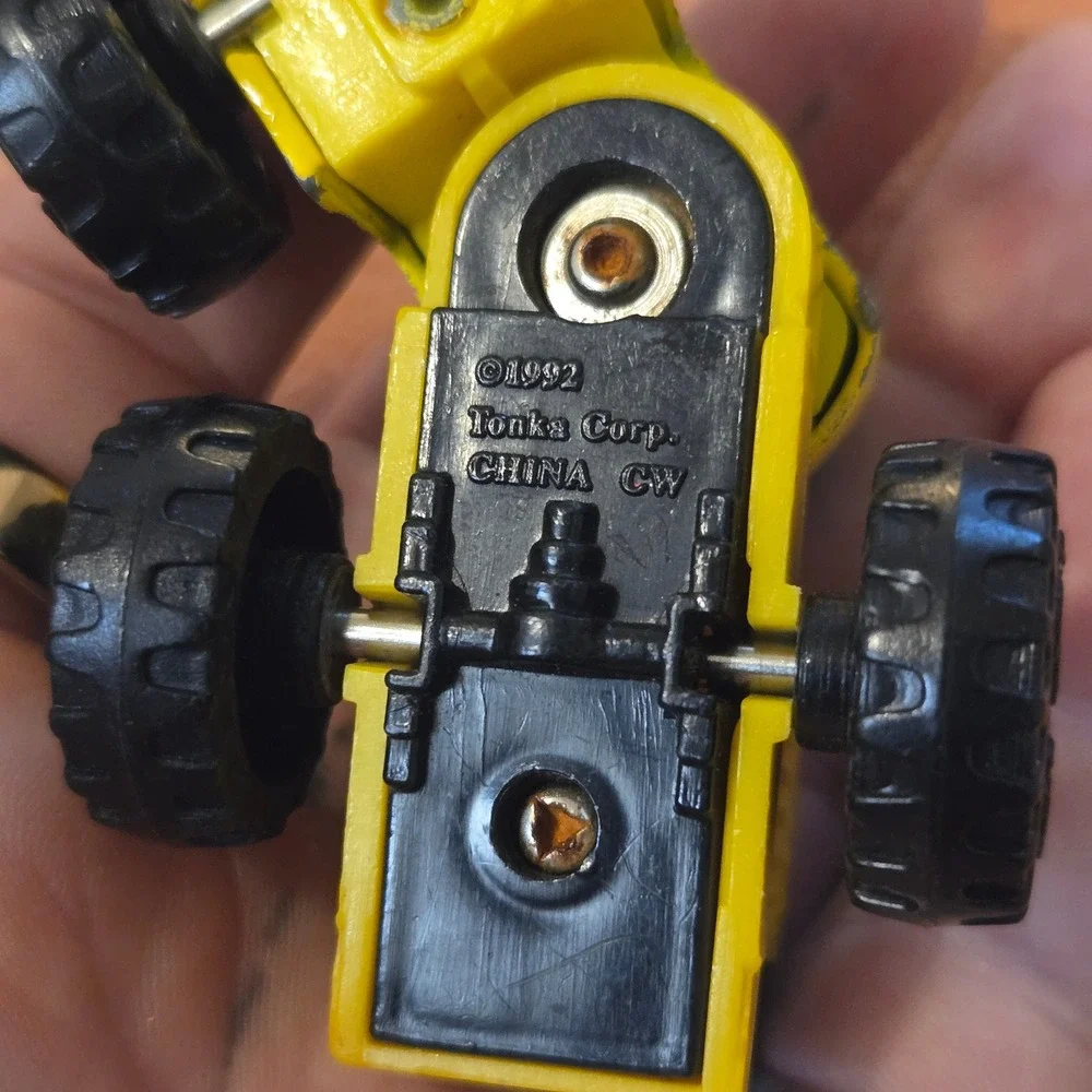 VTG Tonka Model Tractor Articulated Front Loader Yellow Diecast Metal Toy 1992